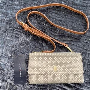 Tommy Hilfiger crossbody bag